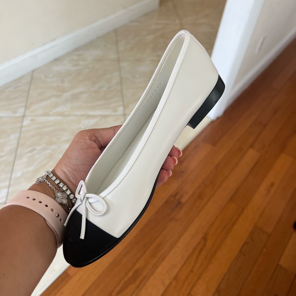 Chanel ballerina flats brand new with box and dust bags size 38